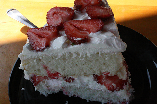 strawberry-swirl-cake-recipe-with-sour-cream-frosting-recipe-picture