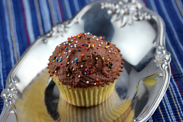 yellow cup cakes recipe