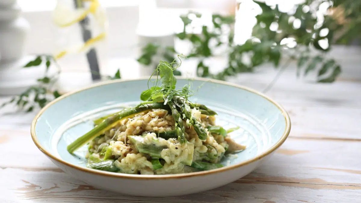 How to Make Asparagus Risotto