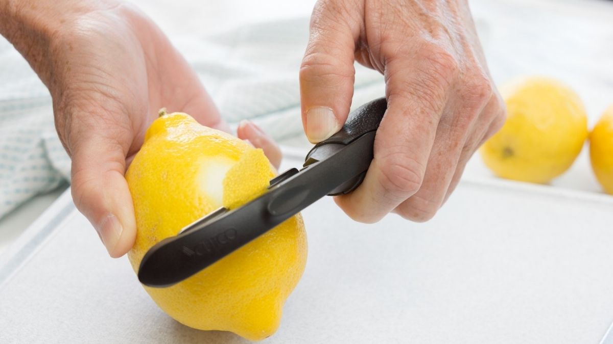 How to Zest a Lemon?